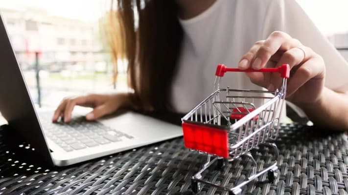 Alışveriş Hastalığı ve Gönüllü Dolandırılmak