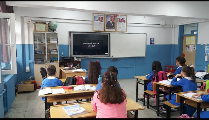 Sizde Biraz Sevgi Varsa Alabilir Miyim?