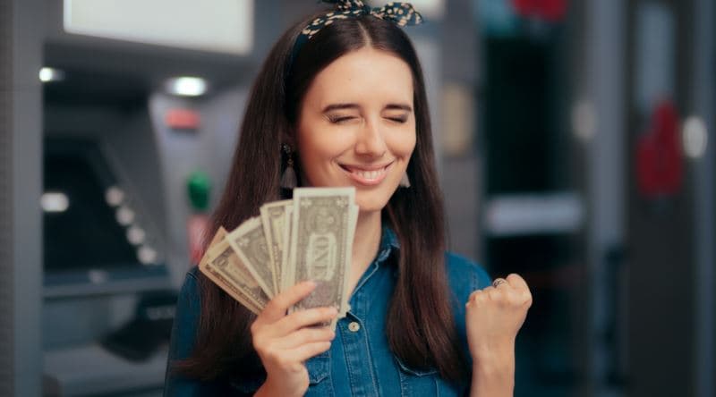 Banka Hesabına Yanlışlıkla Yatan Parayı Harcamak Suç Sayılır mı?