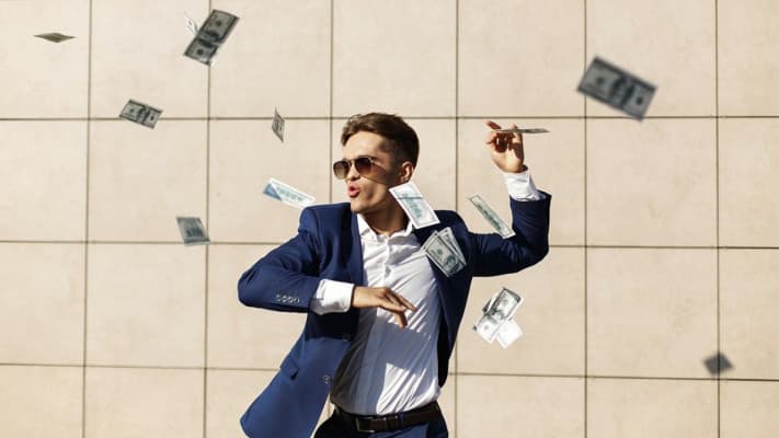 Maaşı Kazayla 286 Kat Ödenen Adam Ortadan Kayboldu!