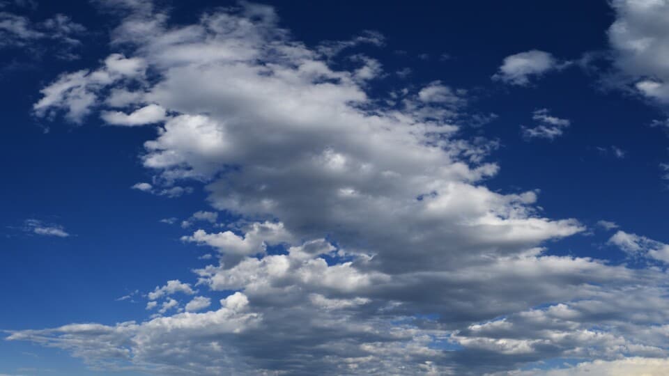 Stratus Bulutu Nedir? Zemine Kadar Yaklaşan ve Üzerinden Geçtiğimiz Sis Bulutları