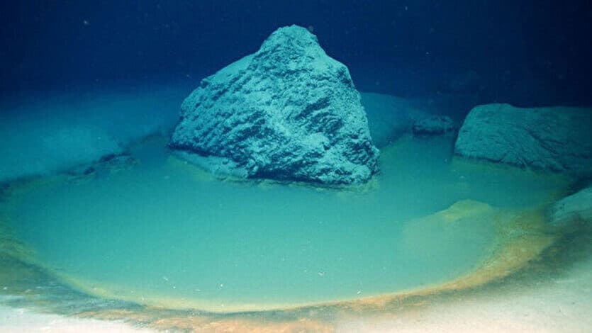 Kızıldeniz'in Altında Keşfedilen Ve İçindeki Her Canlıyı Öldüren "Ölüm Havuzu" Nedir?