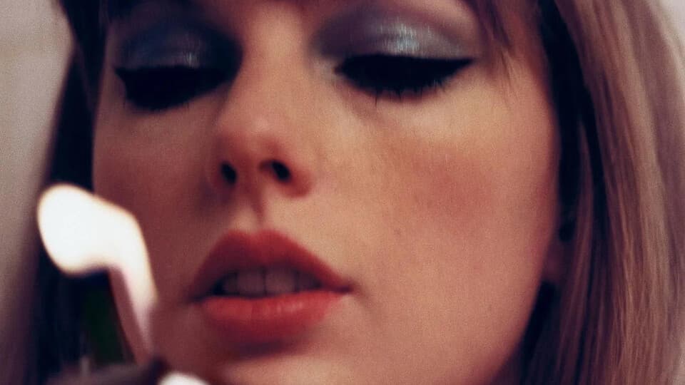 Taylor Swift Yeni Şarkısında Düşük Yapmaktan Bahsediyor!