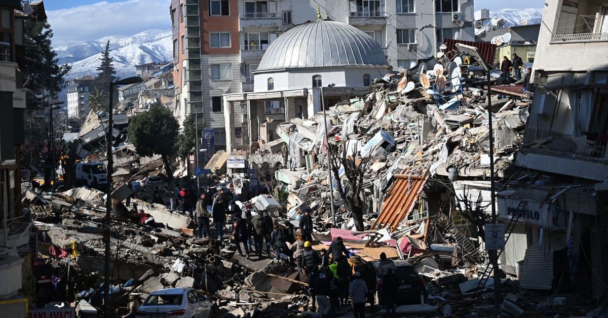 Neden Türkiye Depremden Sonra Müteahhitleri Araştırıyor?