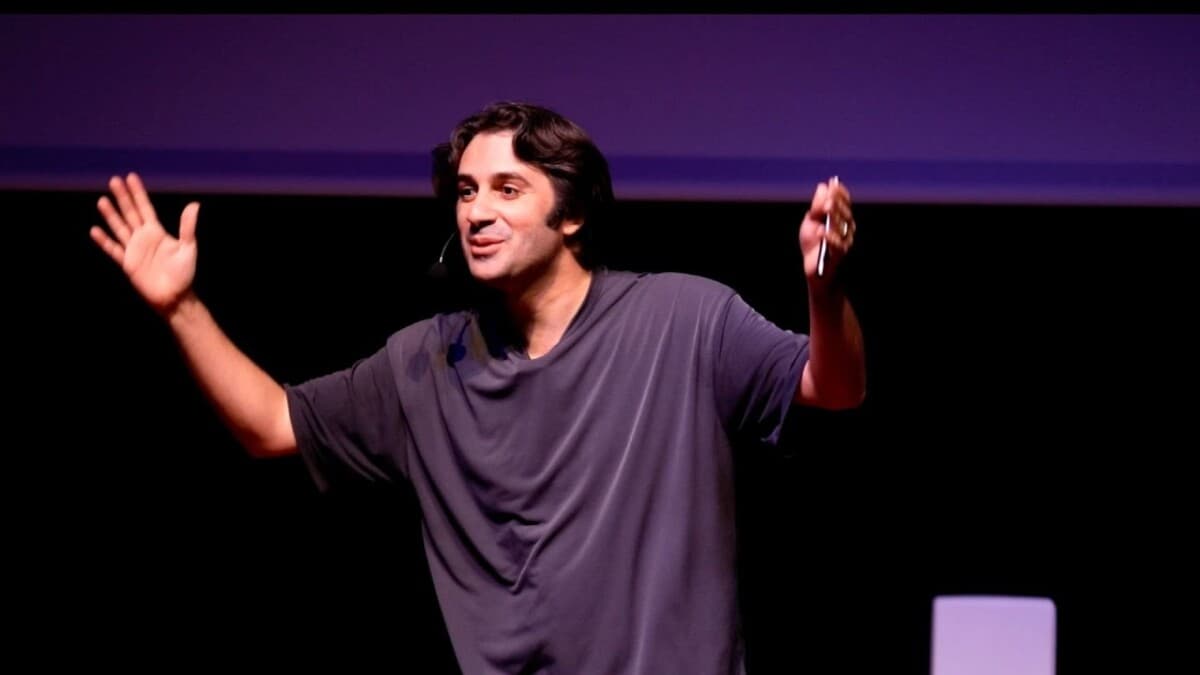 Ben Bir Malım | I am an Idiot | Behçet Yalın Özkara | TEDxIzmit