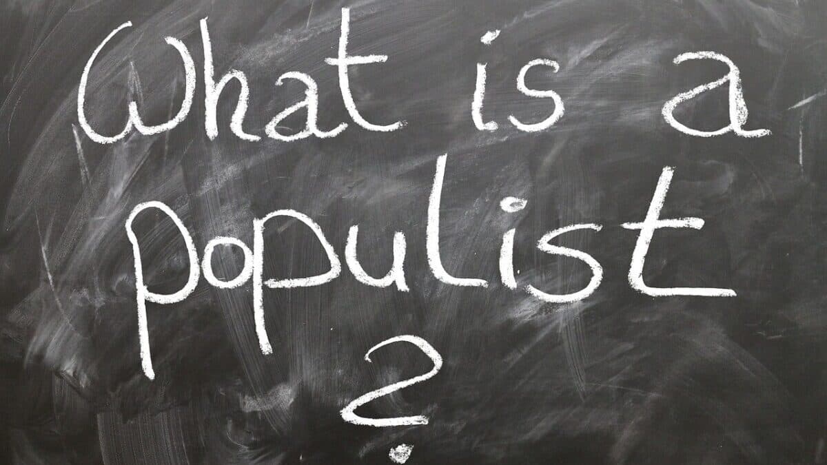 Popülizm: “Gerçek Halkın Kutsallığı" mı?